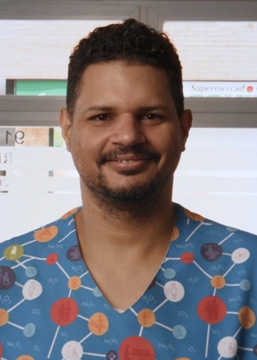 Dr Roger Antonio Martinez Dentista en Valdemoro